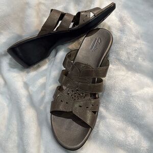 Clarks bendables sandals, color pewter 
size 9 1/2